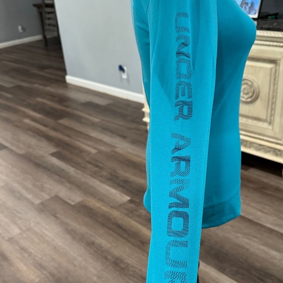 Under Armour Women's Blue Long Sleeve Tee with Pink Accents - Picture 4 of 7